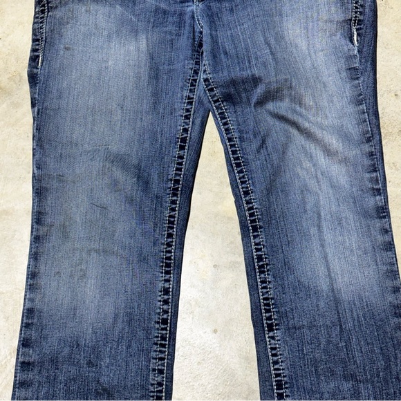 Ariat R.E.A.L. Rainstorm Straight Leg Jeans - Picture 11 of 15